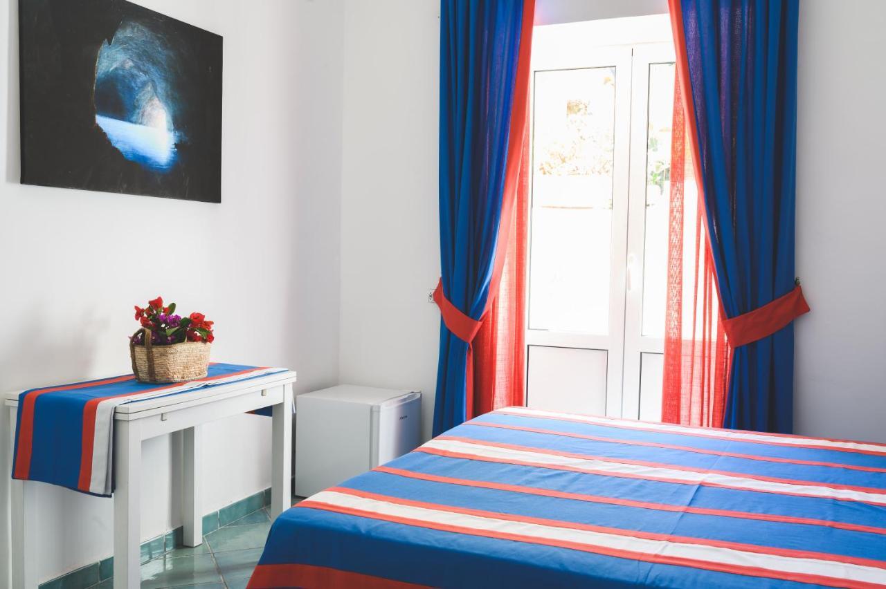 Parco Augusto Bed & Breakfast Capri Bagian luar foto