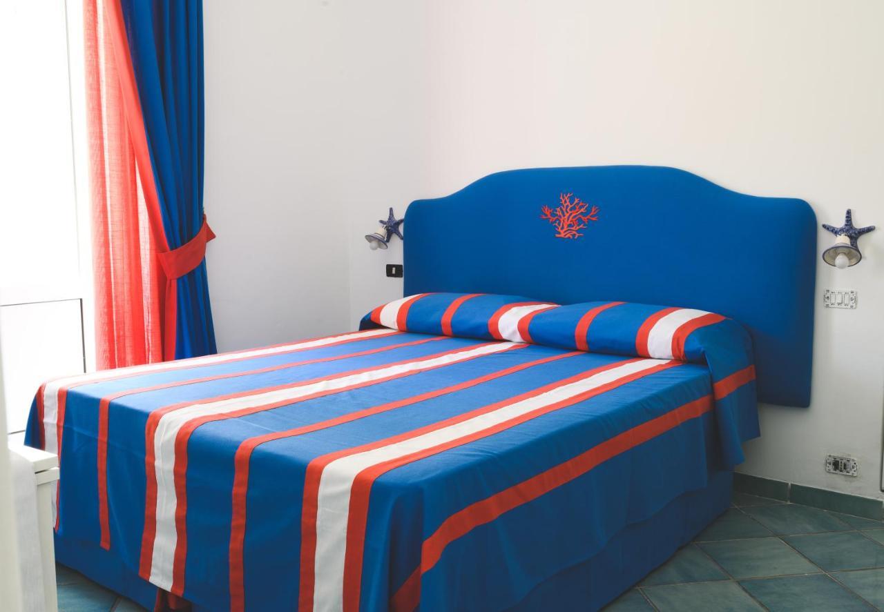 Parco Augusto Bed & Breakfast Capri Bagian luar foto