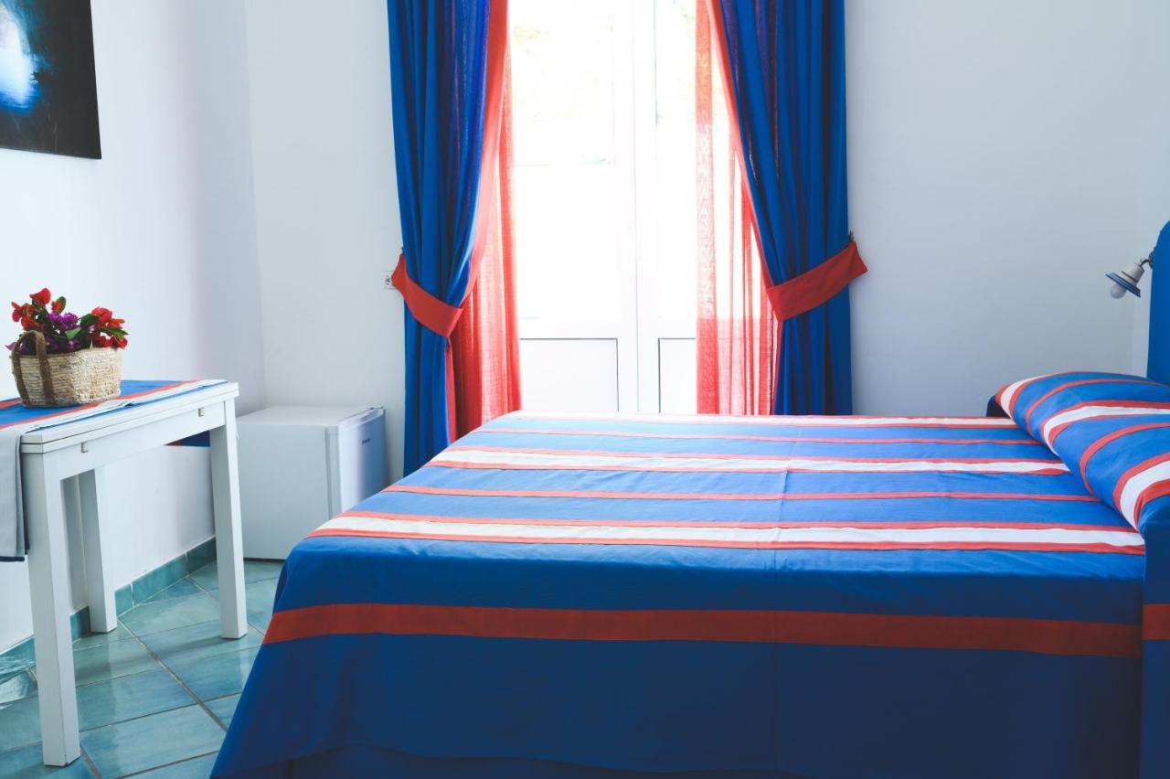 Parco Augusto Bed & Breakfast Capri Bagian luar foto
