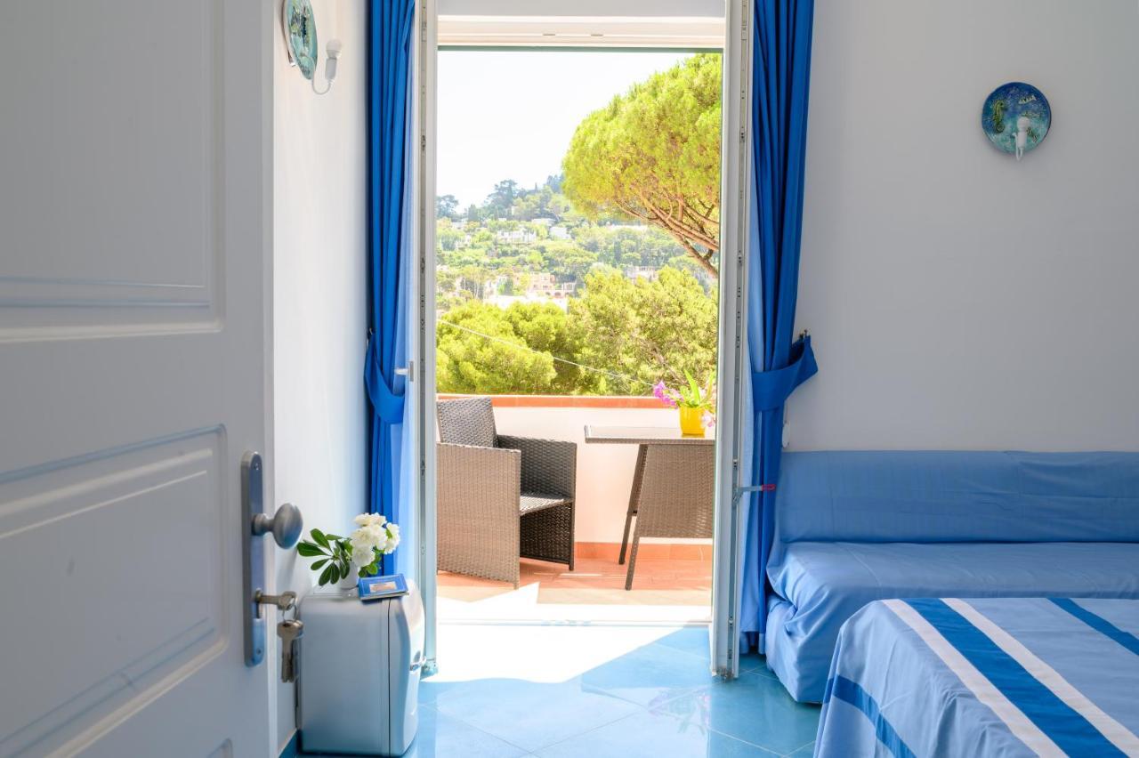 Parco Augusto Bed & Breakfast Capri Bagian luar foto